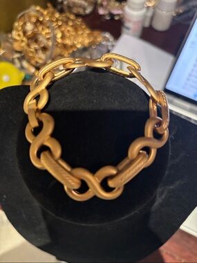 Matte Gold Link Bracelet with Sculpted Chain Links
